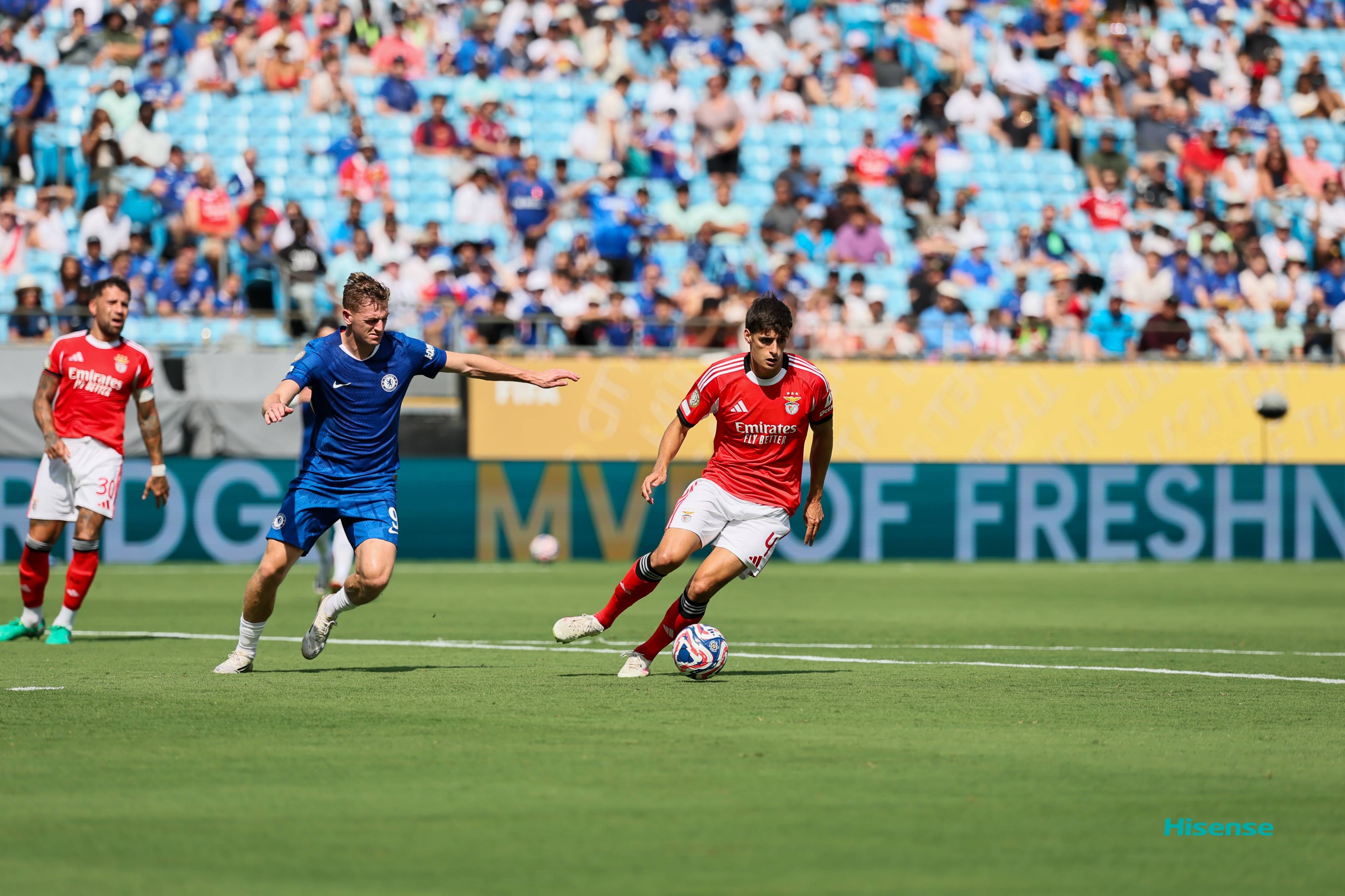  詹姆斯新星重返赛场表现突出，切尔西前途光明！再创辉煌时刻