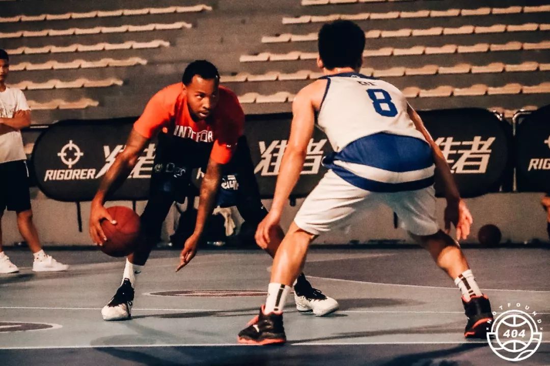 包含犹他爵士发布备战花絮，赛前复出首秀，国王杯任务艰巨，年轻球员得到机会的词条