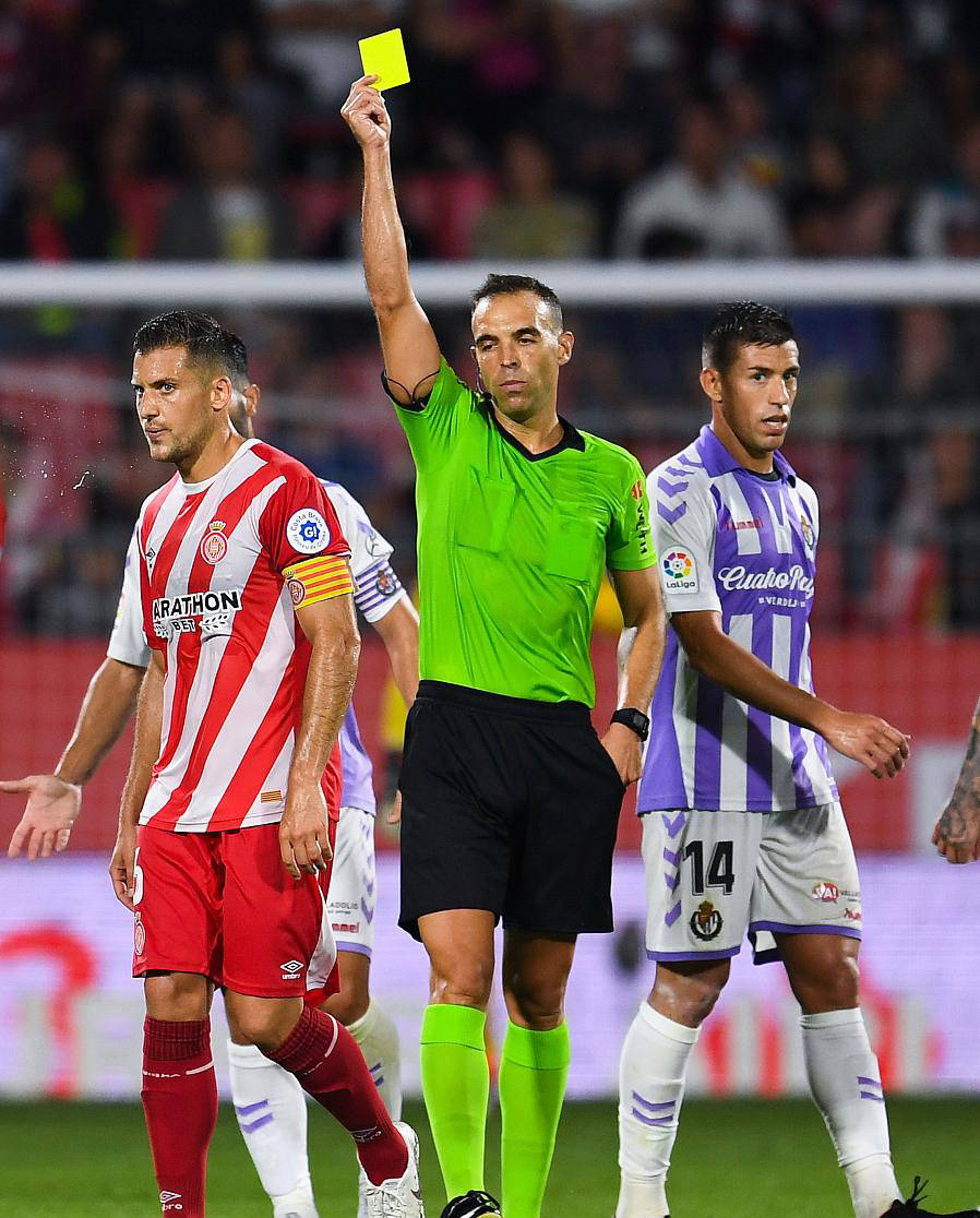 荷甲窗口期走向成谜，拉齐奥状态回暖，赛场秩序良好，年轻球员得到机会的简单介绍